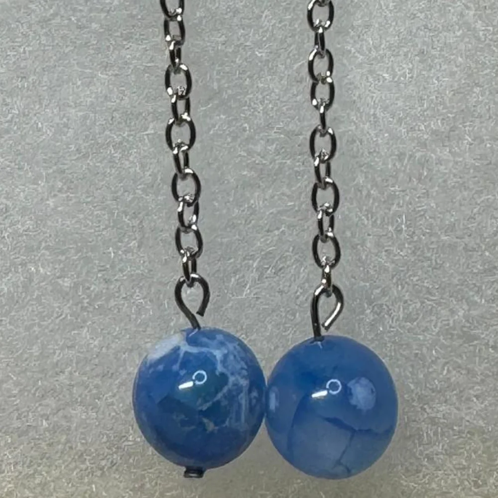 Drop blue earrings - Picture 2 of 2